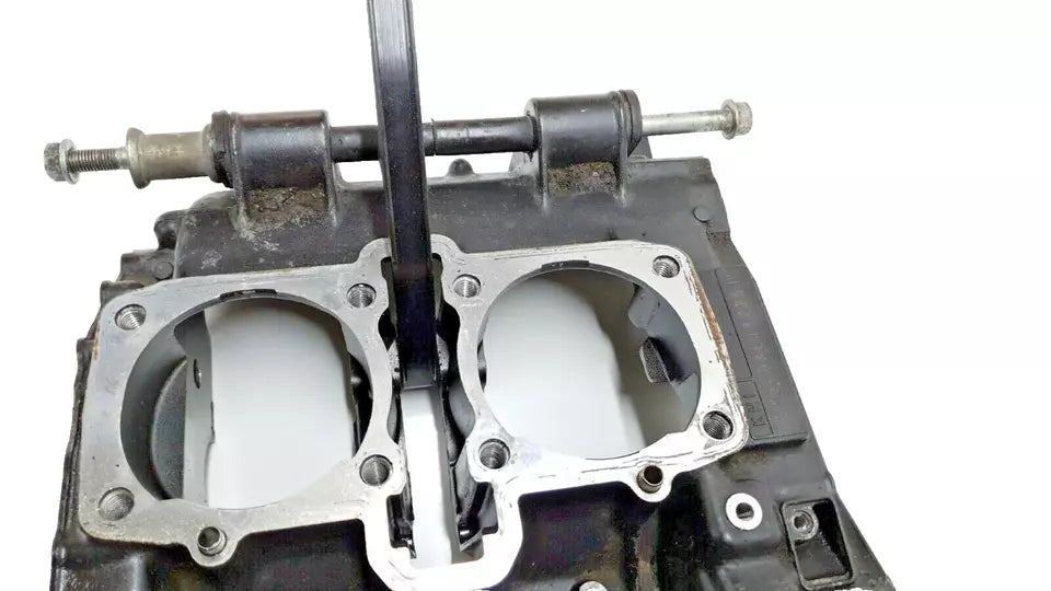 Carter moteur central haut Kawasaki GPZ 500 S 1987-1993 Réf : 14001-5230