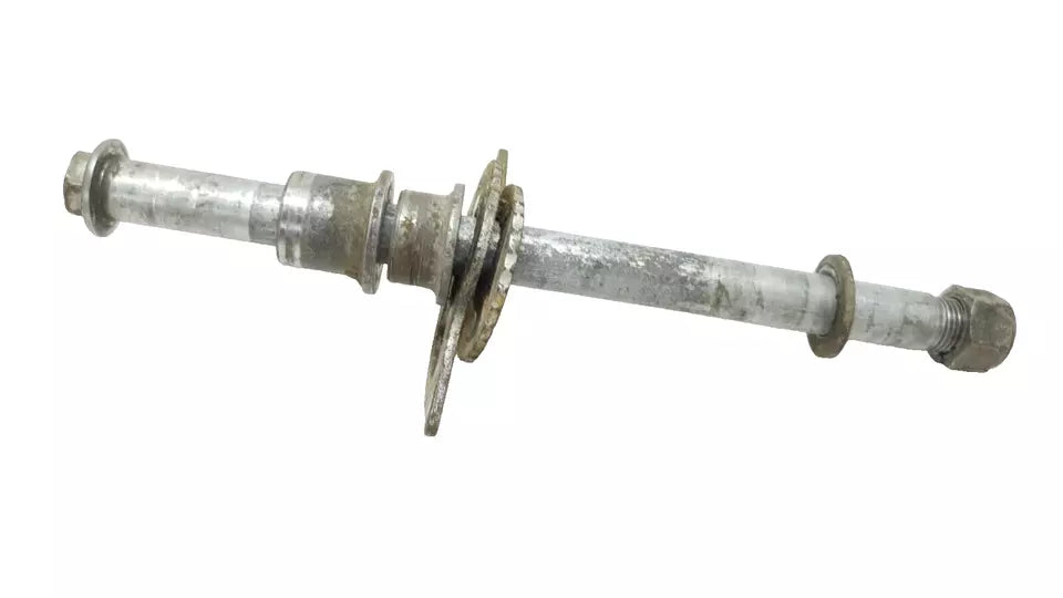 Axe de roue arrière Suzuki TSR 125 1991 Réf : 64711-03D00-000