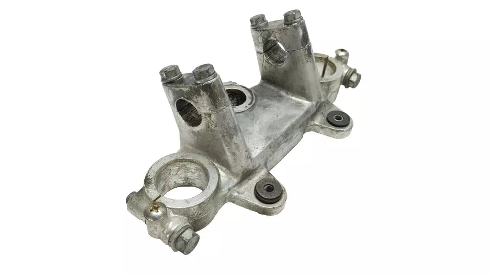 Té de fourche supérieur Suzuki TSX 125 1984 Réf : 51311-01A00-000