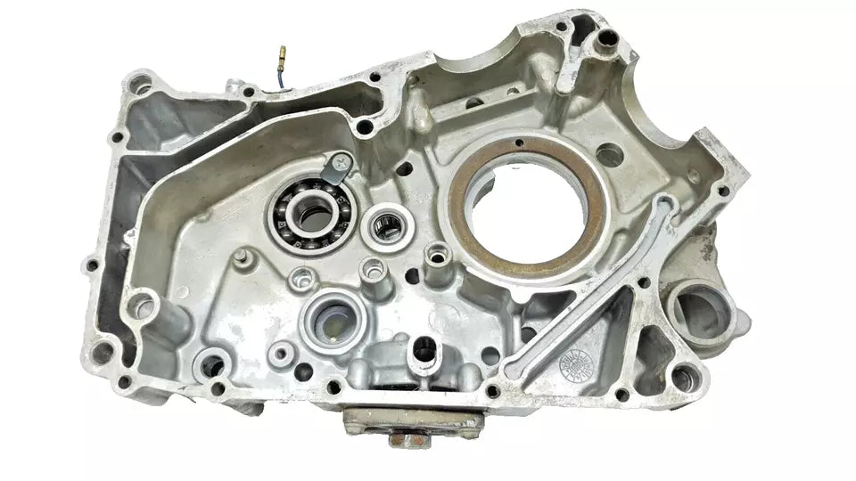 Carter moteur central gauche Hyosung Comet GT 125 2003