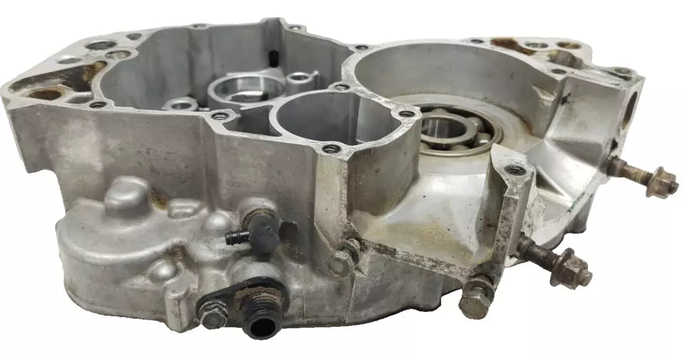 Carter moteur central droit Yamaha DT125R 1999 n°2 Réf : 3BN-15121-04-00