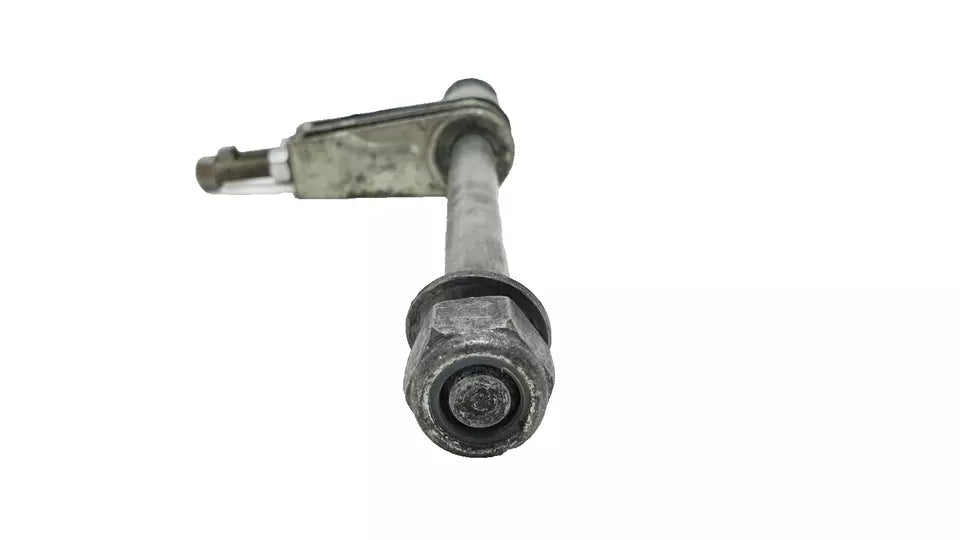 Axe de roue arrière Suzuki GN 125 2001 Réf : 64711-05310-000