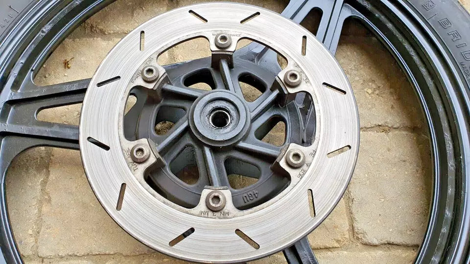 Roue avant Yamaha YBR 125 2005 Réf : 4GU-F5168-10-33