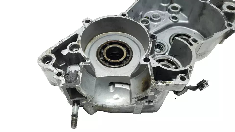 Carter moteur central gauche Yamaha DT125LC 1987 n°10 Réf : 10V-15111-01-00