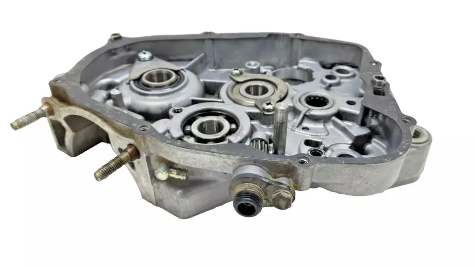 Carter moteur central droit Yamaha DT125LC 1987 n°5 Réf : 10V-15121-02-00