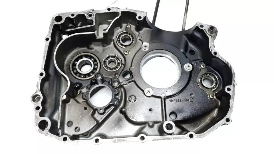 Carter moteur central gauche Suzuki 600 DR 1989 Réf : 11300-14A05-000