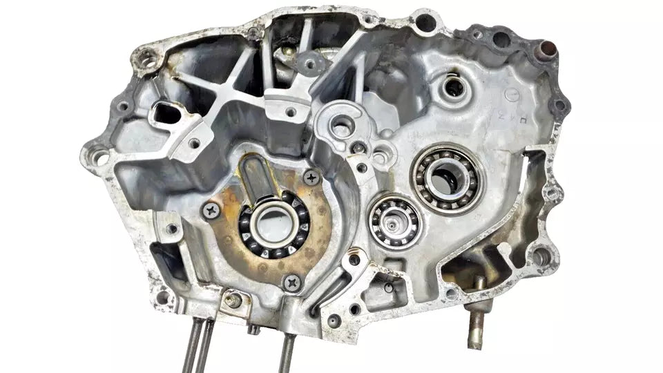 Carter moteur central gauche Honda CM 125 T 1978-1981 N°2 Réf : 11200-399-000