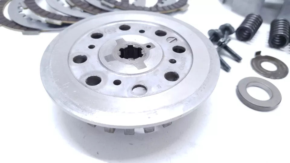 Embrayage Yamaha YBR 125 2005 n°2 Réf : 5VL-E6150-00-00