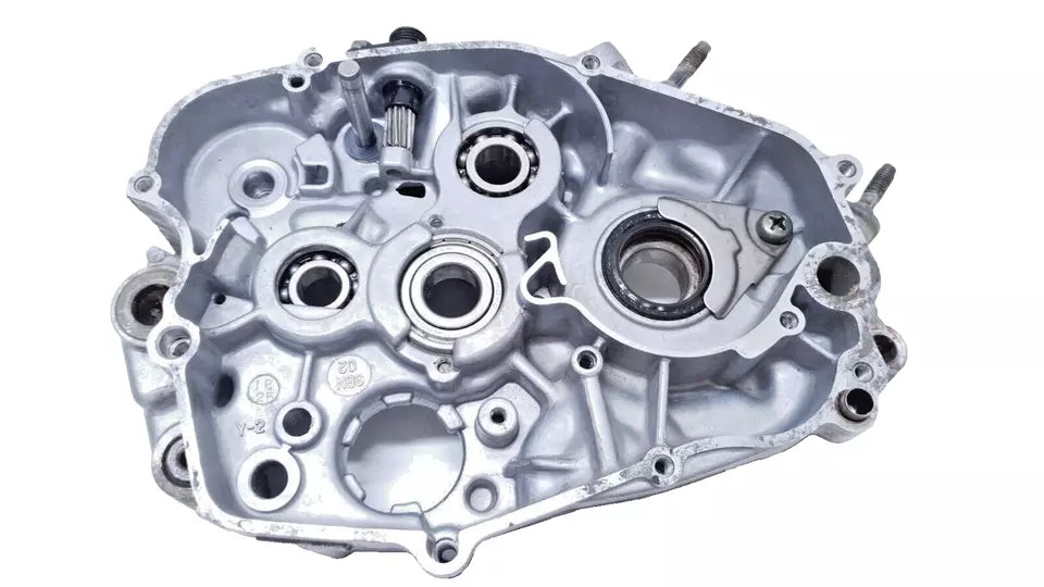 Carter moteur central droit Yamaha DT125R 1988 n°3 Réf : 10V-15121-02-00