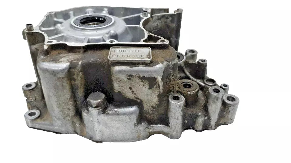 Carter moteur central gauche Honda CM 125 T 1978-1981 N°2 Réf : 11200-399-000