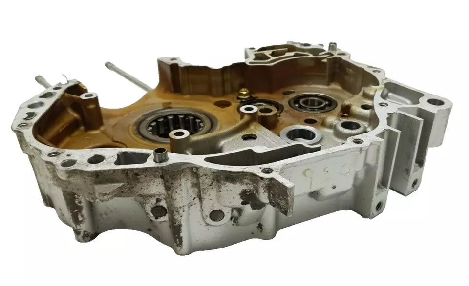 Carter moteur central droit Honda CBF 125 2012 Réf : 11100-KWF-920