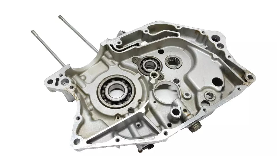 Carter moteur central droit Suzuki TU-X 125 1999-2001 Réf : 11300-05305-000