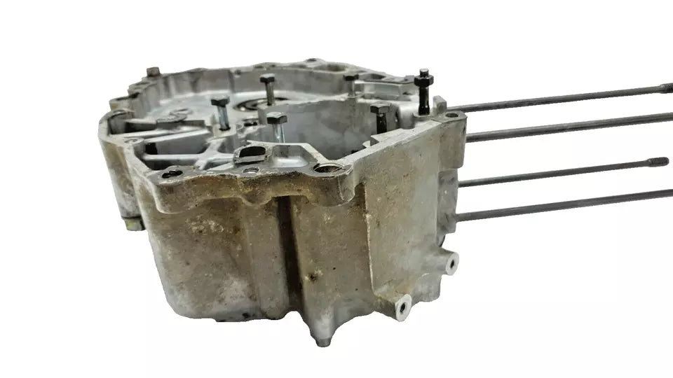 Carter moteur central gauche Honda CM 125 T 1978-1981 n°3 Réf : 11200-399-000