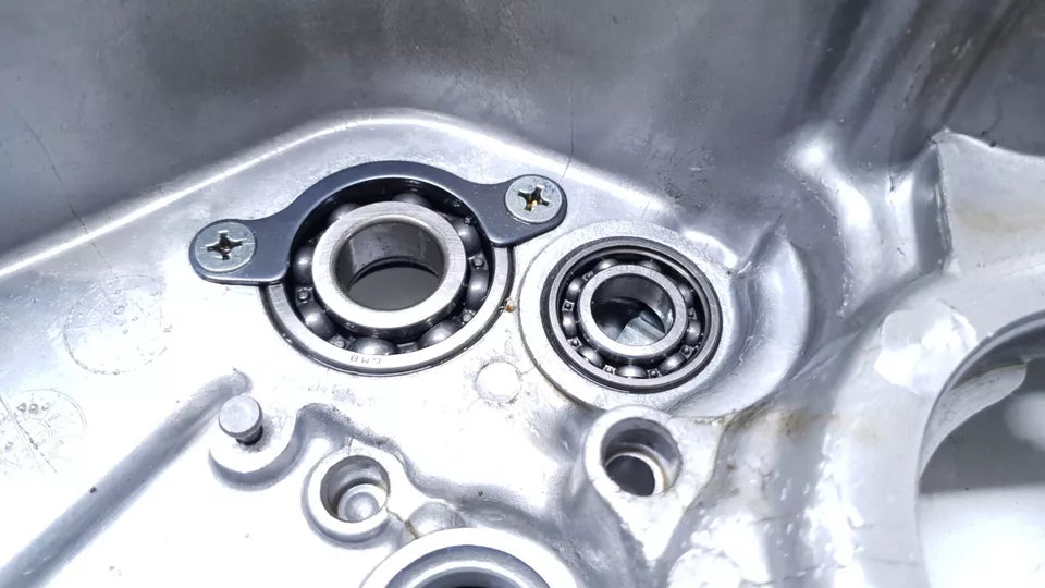 Carter moteur central gauche Hyosung XRX 125 2006