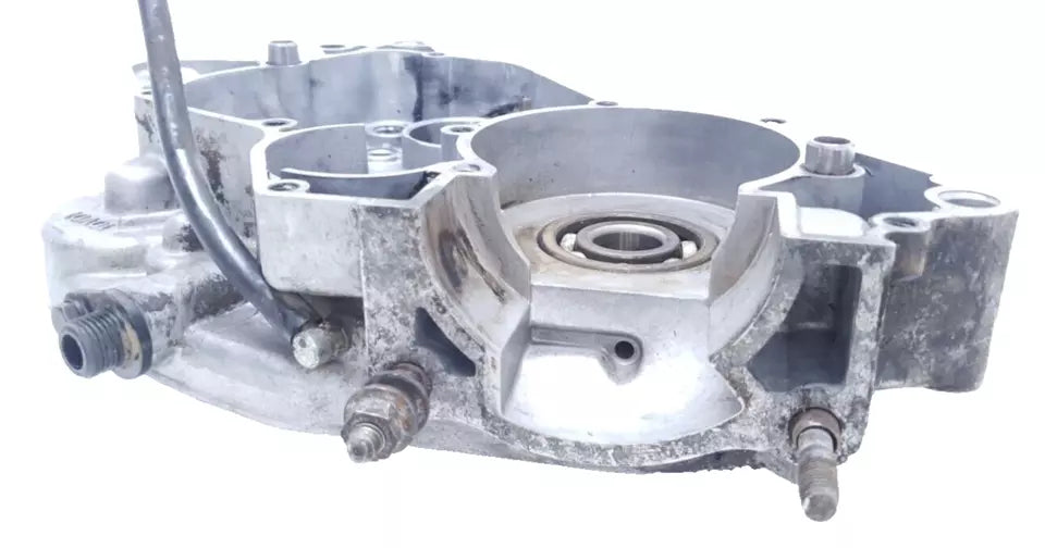 Carter moteur central droit Yamaha DT125LC 1987 n°18 Réf : 10V-15121-02-00