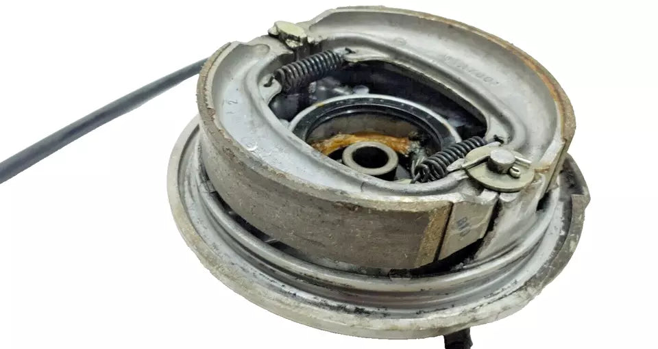 Tambour de frein avant Honda CM 125 T 1978-1981 n°3 Réf : 45010-402-003