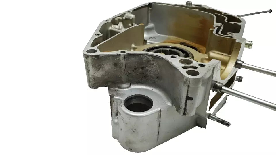 Carter moteur central gauche Suzuki GN 125 2001 Réf: 11300-05303-000