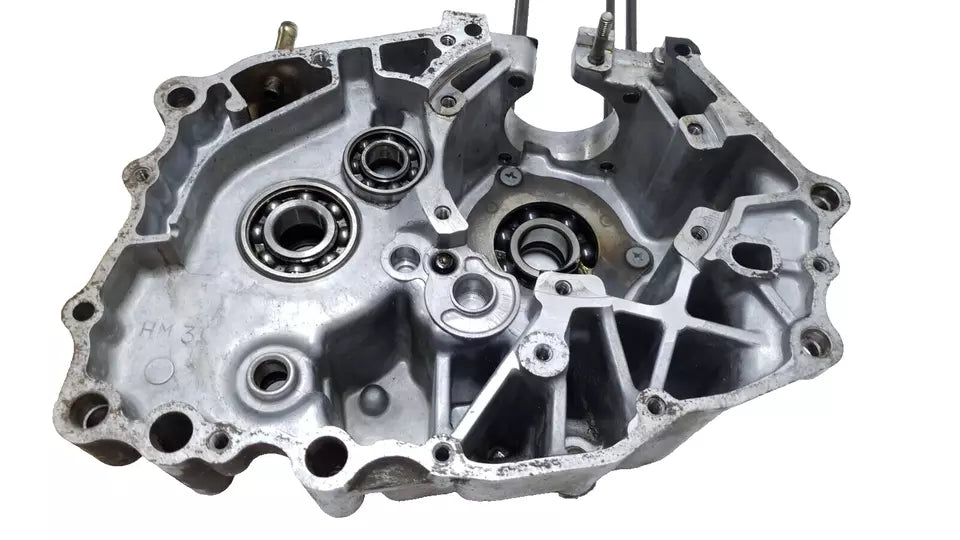 Carter moteur central gauche Honda CB125T 1978 n°2 Réf: 11200-399-000