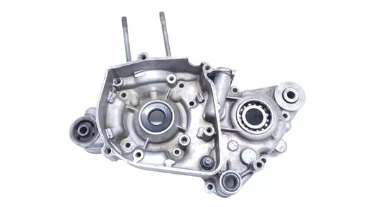 Carter moteur central gauche 2-2 Yamaha DT80LC 1985 Réf : 10X-15111-01-00