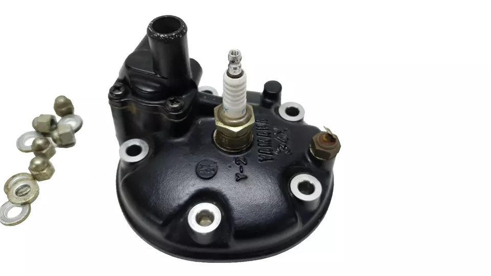 Culasse Yamaha DT125LC 1987 n°5 Réf : 34X-11111-01-00