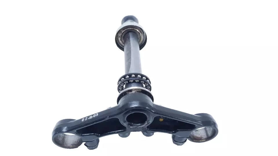 Té de fourche inférieur Yamaha TZR 50 2012 n°2 Réf : 5WX-F3340-21