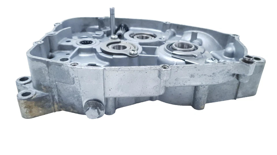 Carter moteur central droit Yamaha DT125LC 1987 n°21 Réf : 10V-15121-02-00
