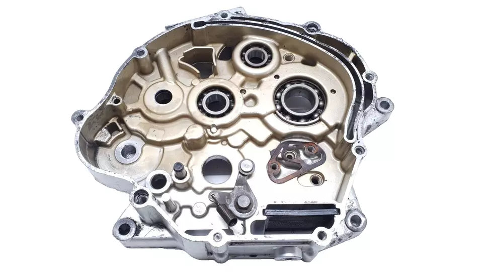 Carter moteur central droit Yamaha YBR 125 2005 n°2 Réf : 5VL-E5121-01-00