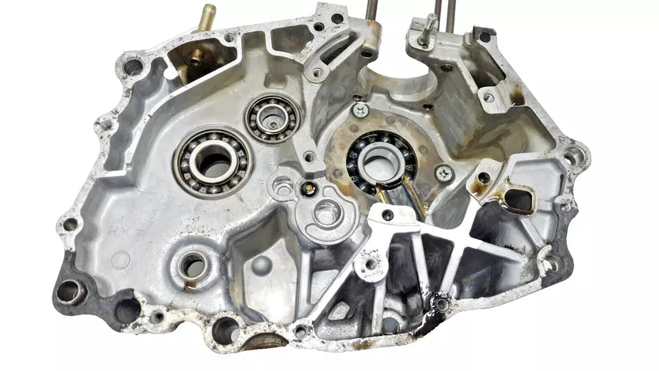 Carter moteur central gauche Honda CM 125 T 1978-1981 Réf : 11200-399-000