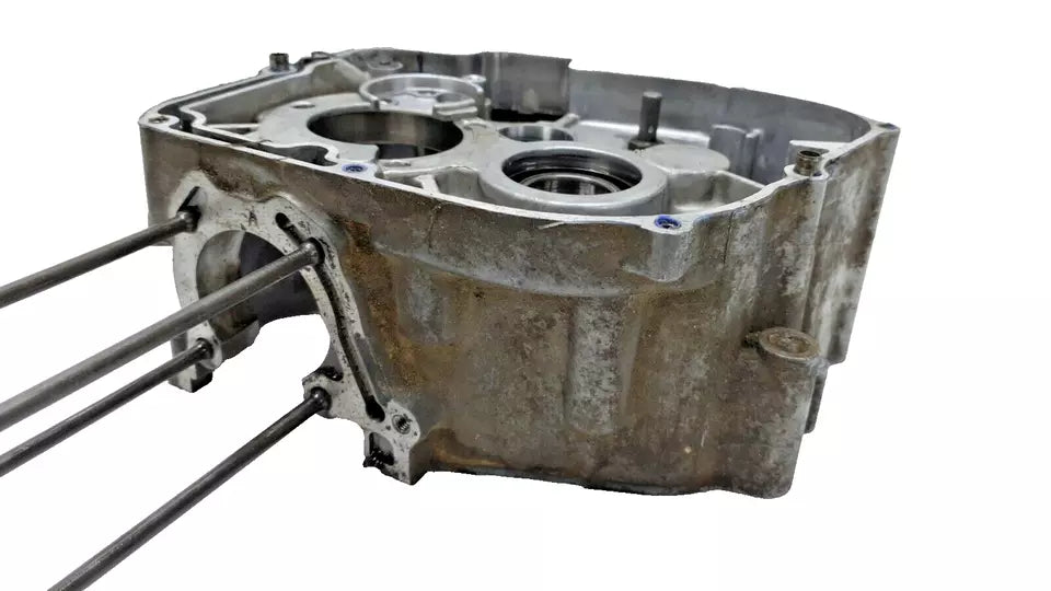 Carter moteur central droit Honda CM 125 T 1978-1981 N°2 Réf : 11100-399-000