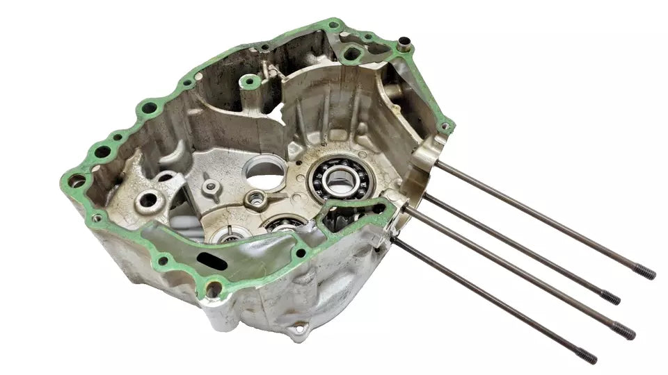 Carter moteur central D Honda CM 125 Custom 1992 Réf : 11100-402-731