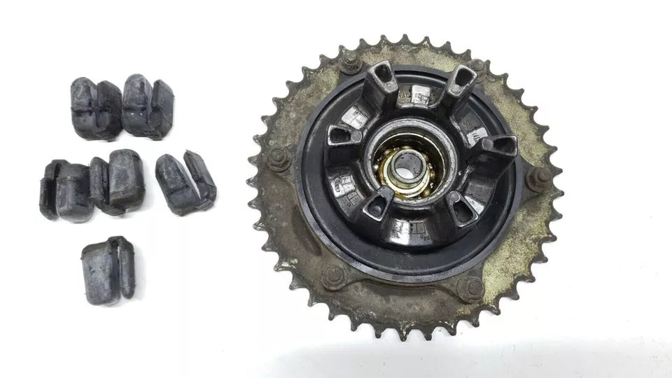 Couronne de roue arrière Suzuki 600 DR 1989 Réf: 64611-44B10-000