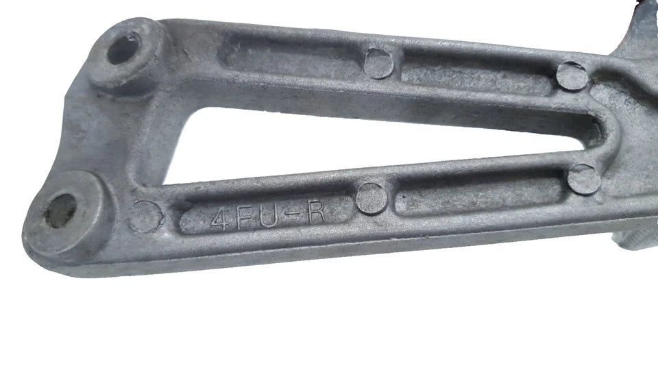 Repose-pied arrière droit Yamaha TDR 125 1990 Réf : 3SHF74420000
