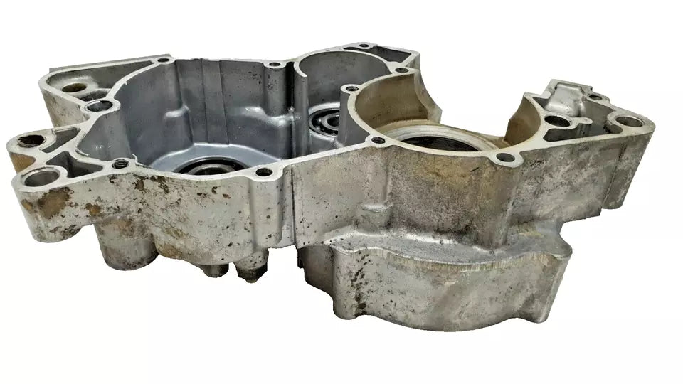 Carter moteur central gauche Yamaha DT125LC 1987 n°6 Réf : 10V-15111-01-00