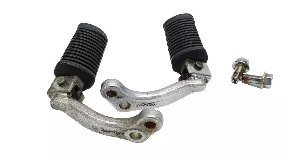 Reposes pieds avant Suzuki GN 125 2001 Réf : 43510-05330-000
