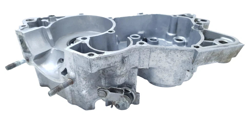 Carter moteur central gauche Yamaha DT125LC 1987 n°21 Réf : 10V-15111-01-00