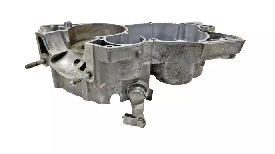 Carter moteur central gauche Yamaha DT125LC 1986 Réf : 10V-15111-01-00