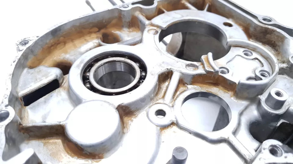 Carter moteur central droit Honda CM 125 T 1978 n°4 Réf : 11100-399-000