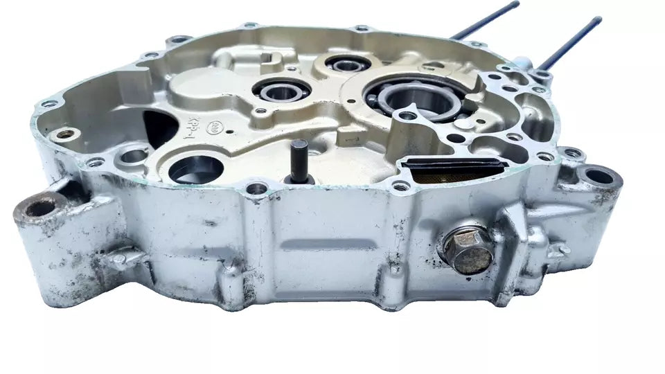 carter moteur central droit Honda CBR 125 2004 n°2 Réf : 11100-KPP-860