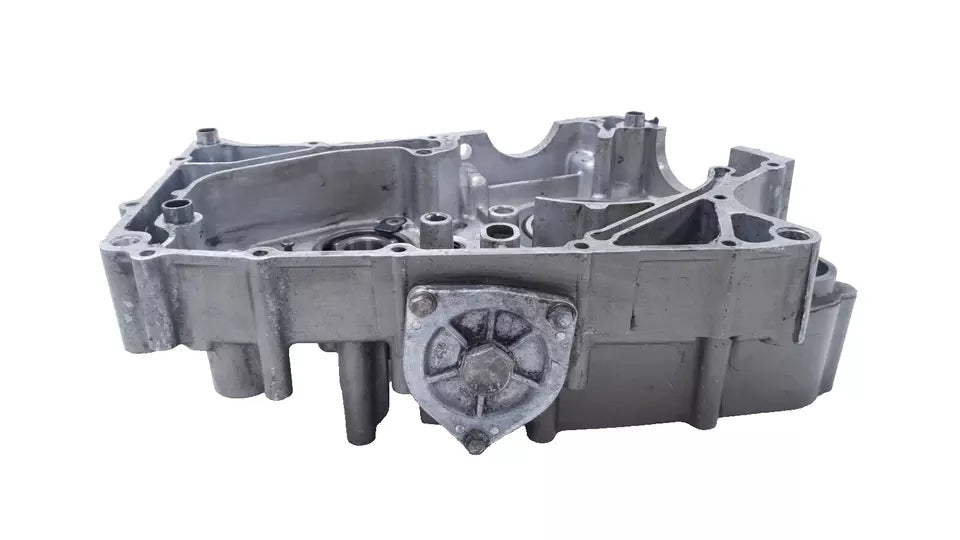 Carter moteur central gauche Hyosung Comet GT 125 2005