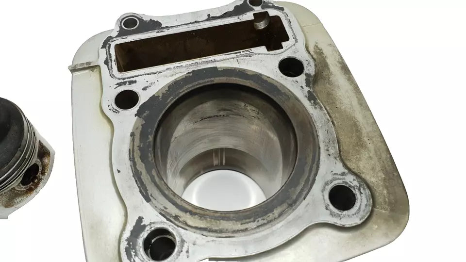 Cylindre & piston 57mm Suzuki GN 125 2001 Réf : 11210-05202-0F0