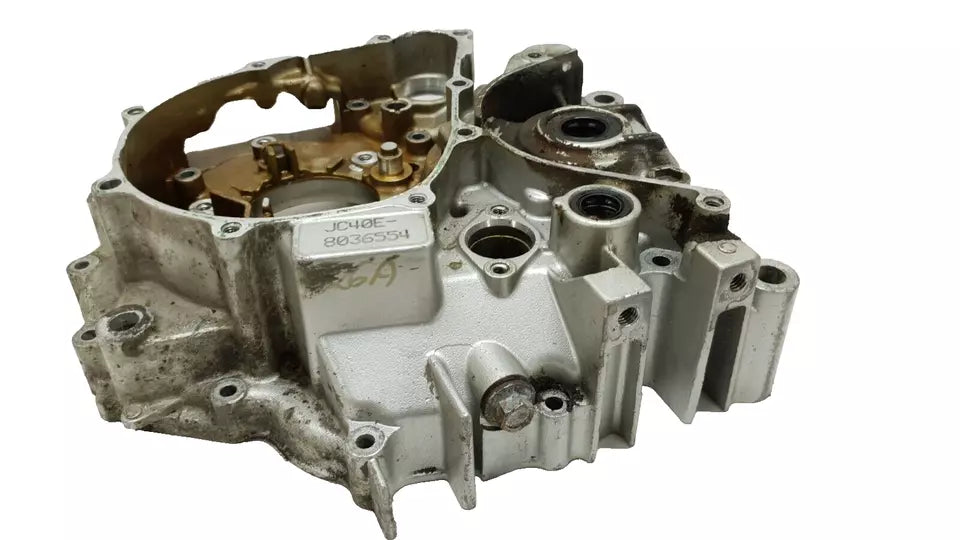 Carter moteur central gauche Honda CBF 125 2012 Réf : 11200-KWF-920