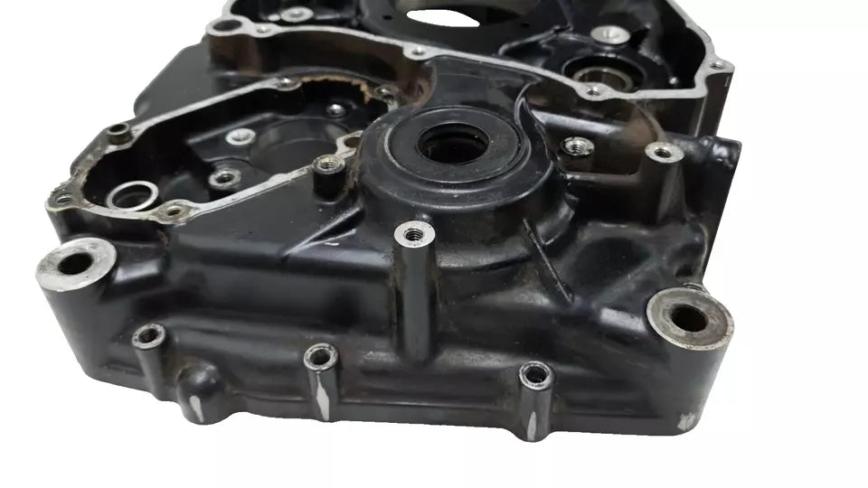 Carter moteur central gauche Suzuki 600 DR 1989 Réf : 11300-14A05-000