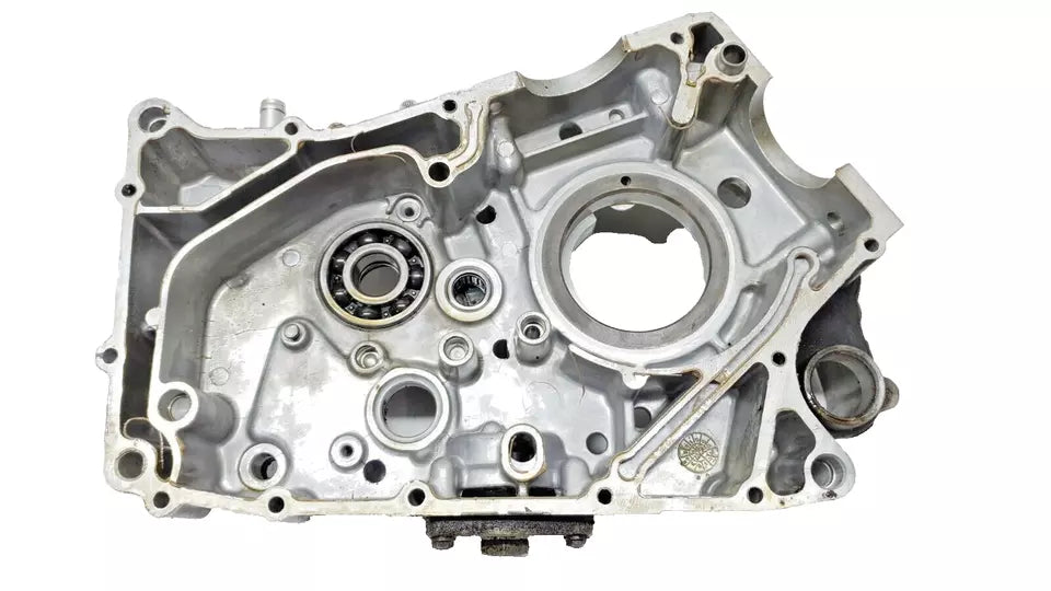 Carter moteur central gauche Hyosung Comet GT 125 2006