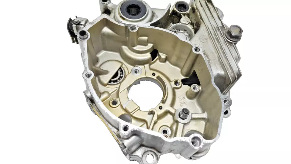 Carter moteur central gauche Yamaha YBR 125 2006 Réf : 5VL-W1510-11