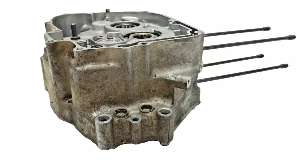 Carter moteur central droit Honda CM 125 T 1978-1981 n°3 Réf : 11100-399-000