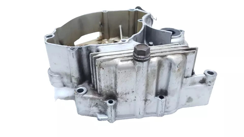 Carter moteur central gauche Yamaha YBR 125 2006 n°3 Réf : 5VL-E5111-10-00