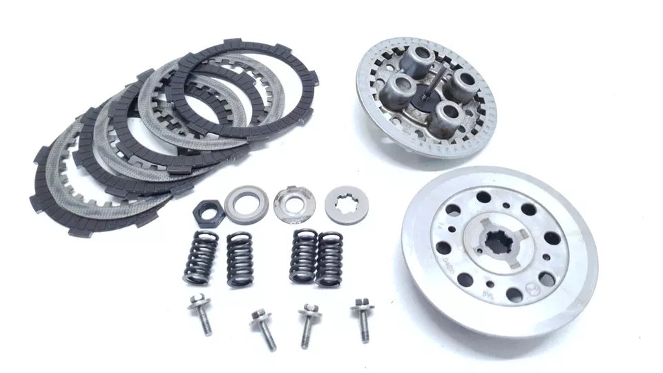 Embrayage incomplet Yamaha YBR 125 2010 n°2 Réf : 5VLE63001000