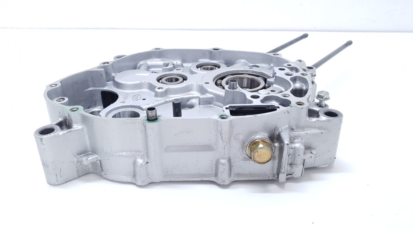 Carter moteur central droit Honda CBR 125 2004 Réf : 11100-KPP-860