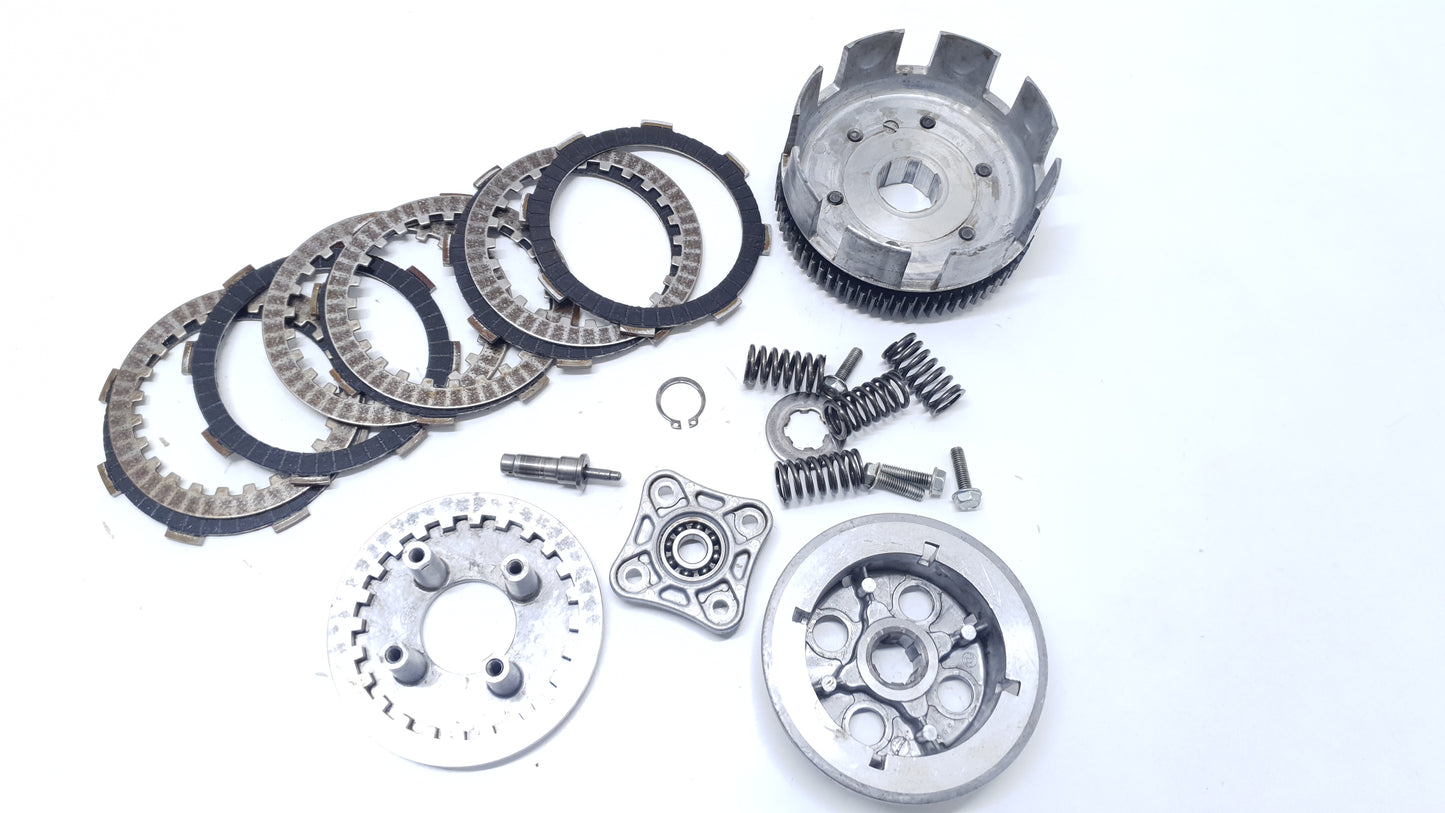 Embrayage Honda CB 125 T 1980 n°2 Réf : 22100-399-000 Clutch