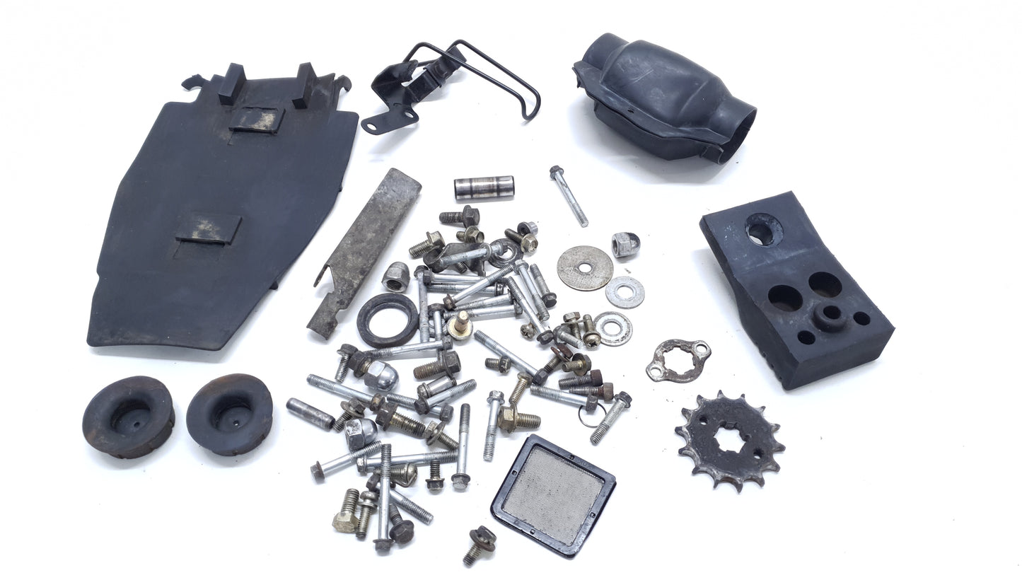 Kit visserie & diverses pièces Yamaha YBR 125 2006 n°2 Screw kit